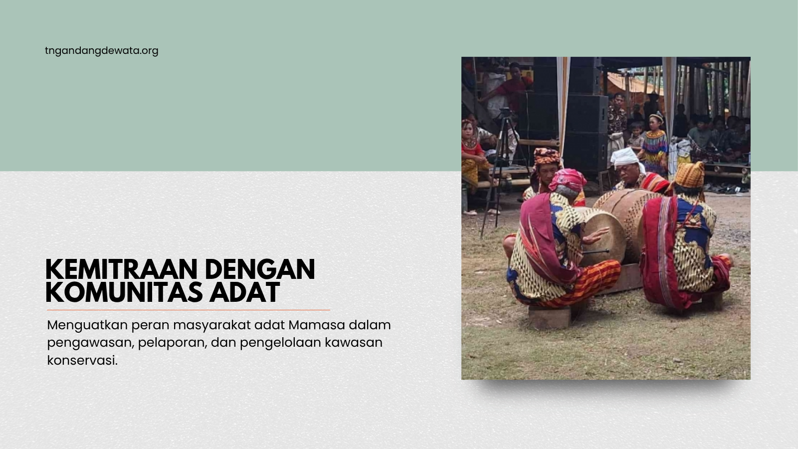 Kemitraan dengan Komunitas Adat